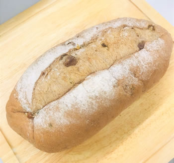 クルミパン/焼きたてのパンと手作り洋菓子の店 ベルグ（有限会社ベルグ）