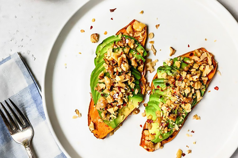 アボカドとくるみのさつまいもトースト